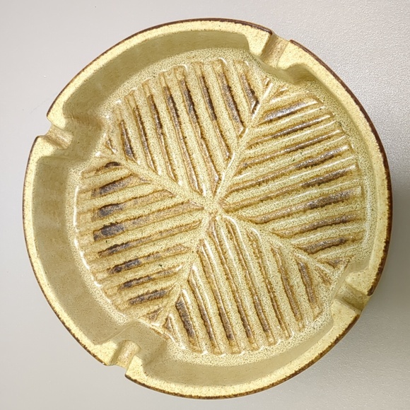 Vintage Pottery Craft ash tray - Picture 2 of 7